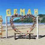 Pesona Pantai Gemah